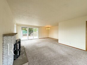 1701 Pitt Ave in Bremerton, WA - Building Photo - Building Photo