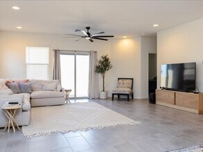 6835 E Paseo De Villalobos in Tucson, AZ - Building Photo - Building Photo