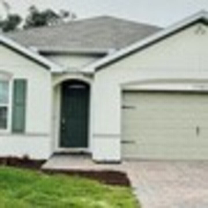 17304 Phlox Dr in Ft. Myers, FL - Building Photo