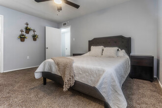 Sunrise Landing Apartments in Lufkin, TX - Building Photo - Interior Photo