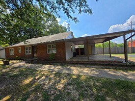 6871 Raleigh Lagrange Rd in Memphis, TN - Building Photo