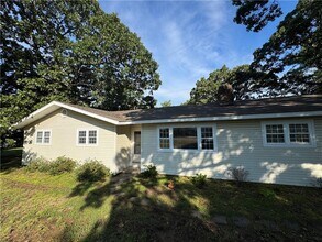 2289 N Juneway Terrace in Fayetteville, AR - Building Photo - Building Photo