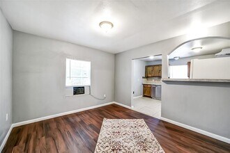 6829 Madrid St in Houston, TX - Building Photo - Building Photo