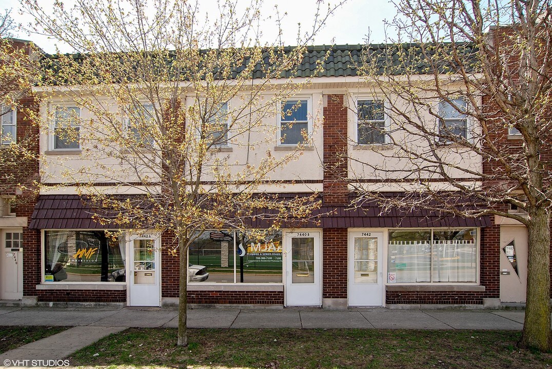 7440 Harrison St in Forest Park, IL - Building Photo