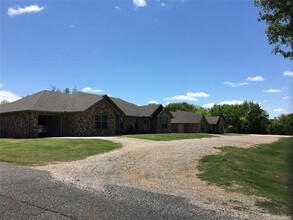 227 E Wyandotte Ave in Sulphur, OK - Building Photo - Building Photo