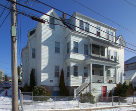 498 Whipple St in Fall River, MA - Foto de edificio - Building Photo