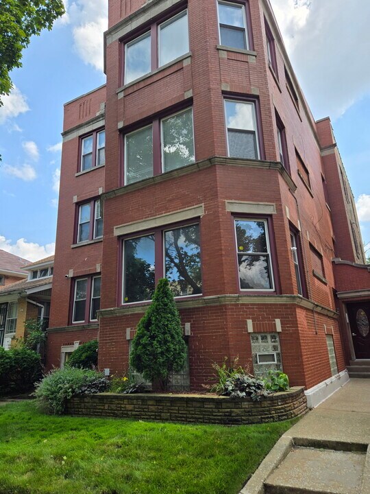 2043 E 72nd Pl, Unit 3 in Chicago, IL - Foto de edificio