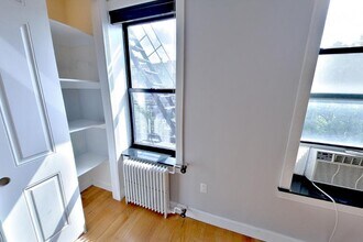325 E 5th St in New York, NY - Building Photo - Building Photo