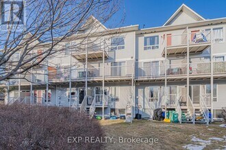 254 Cresthaven Dr in Ottawa, ON - Building Photo - Building Photo