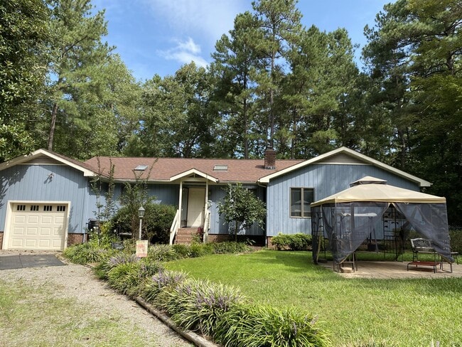 property at 2193 Cleveland Cir