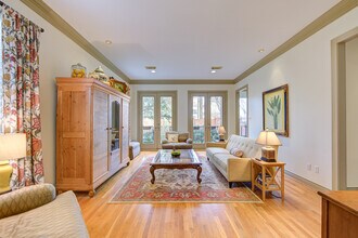 6811 Staffordshire in Houston, TX - Building Photo - Building Photo