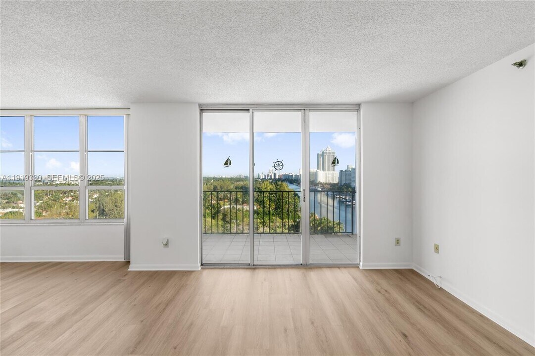 4101 Pine Tree Dr in Miami Beach, FL - Building Photo