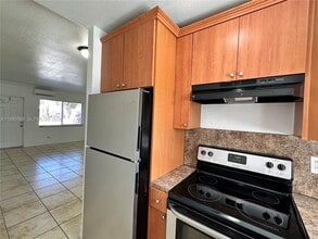 1400 NE 56th St in Fort Lauderdale, FL - Building Photo - Building Photo