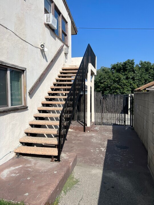 826 N Fair Oaks Ave in Pasadena, CA - Building Photo