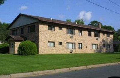 111 Cedar St in Frederic, WI - Foto de edificio