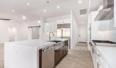 35852 N 10th St in Phoenix, AZ - Foto de edificio - Building Photo