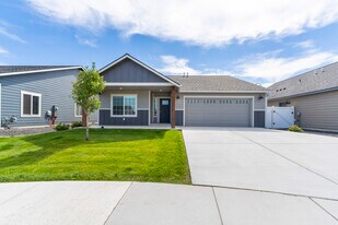Thayer Cottages in Rathdrum, ID - Building Photo