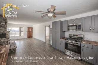 921 Center Way in Frazier Park, CA - Building Photo - Building Photo
