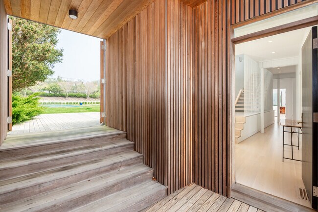 43 Surfside Ave in Montauk, NY - Building Photo - Building Photo