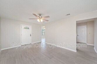 440 Apple Dr in Crestview, FL - Building Photo - Building Photo