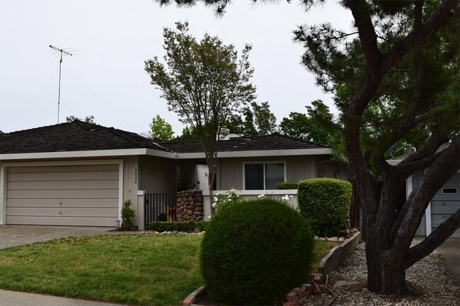 5642 Cypress Point Dr