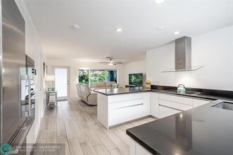 3260 Aqua Vista Dr in Pompano Beach, FL - Building Photo - Building Photo