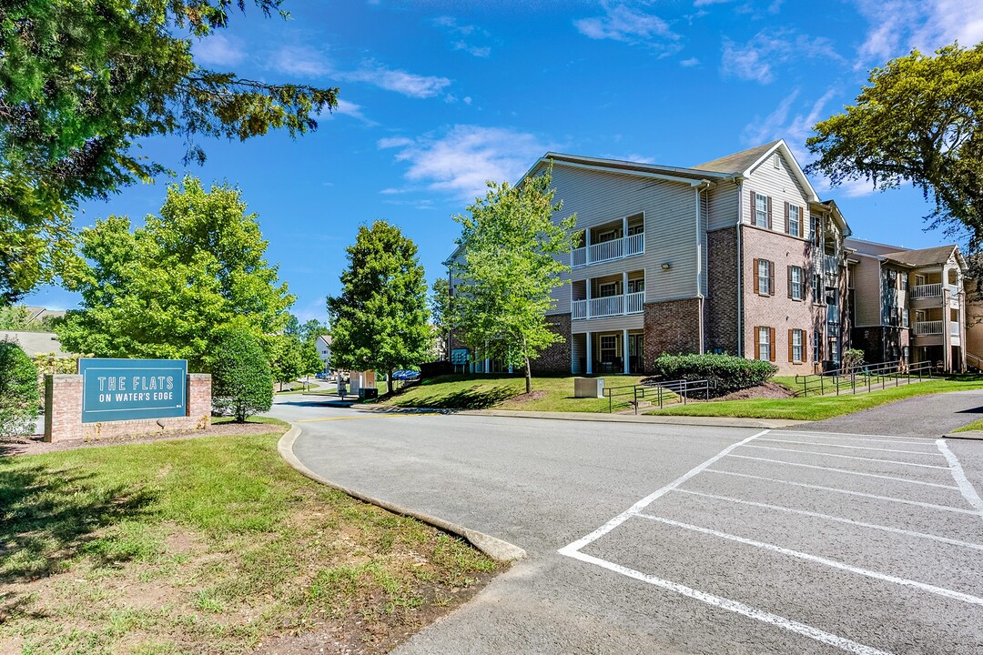 The Flats on Waters Edge in Hermitage, TN - Building Photo