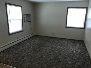 1524 15th Ave SE in St. Cloud, MN - Building Photo - Building Photo