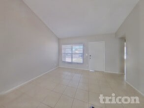 10108 Hickory Hollow Ct in Tampa, FL - Building Photo - Building Photo