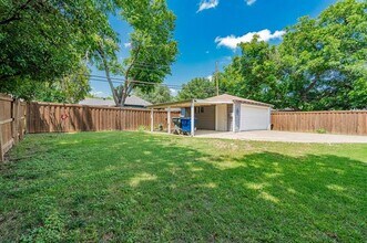 2727 San Marcus Ave in Dallas, TX - Building Photo - Building Photo