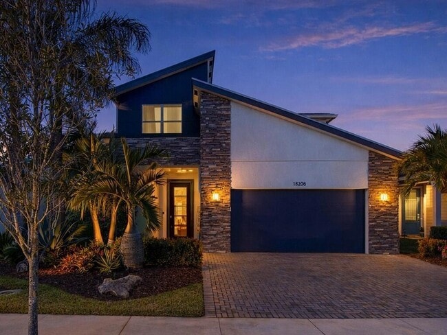 11828 SW Lyra Dr., Unit 612 Twin Circle Dr in Port St. Lucie, FL - Building Photo - Building Photo