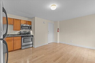 141 Main St in Burlington, VT - Foto de edificio - Building Photo