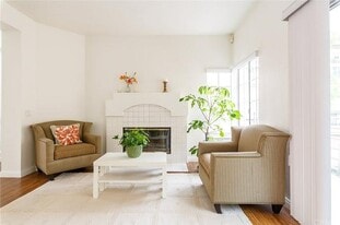 14043 Lemoli Ave in Hawthorne, CA - Building Photo