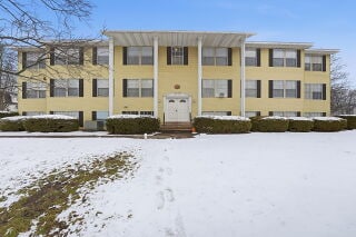 Manor Village Apartments in Bath, NY - Foto de edificio - Building Photo