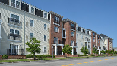 Phoebus Square in Portsmouth, VA - Foto de edificio - Building Photo