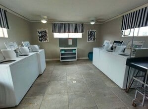 Willow Wood Apartments in Del Rio, TX - Building Photo - Building Photo
