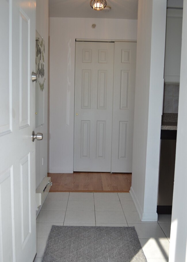 1830 Knights Bridge Dr in Mount Prospect, IL - Building Photo - Building Photo