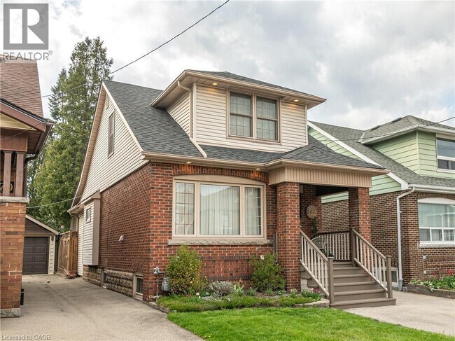 266 Graham Ave S in Hamilton, ON - Building Photo - Building Photo