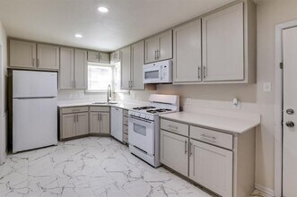 805 E Hammond St in Fort Worth, TX - Building Photo - Building Photo