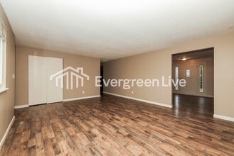 6660 Celestine St in Dayton, OH - Building Photo - Building Photo