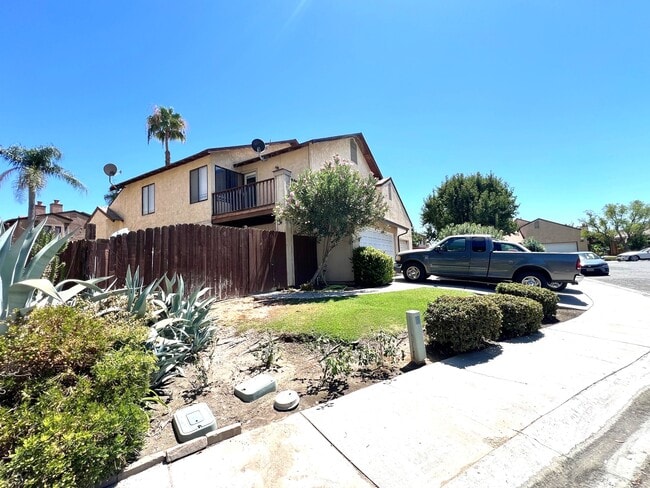 6608 Timber Cove Ct in Bakersfield, CA - Building Photo - Building Photo