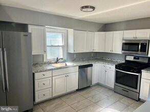 62 Washington Ave in Monroe, NJ - Building Photo - Building Photo