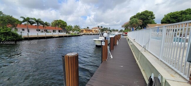 1340 NE 28th Ave, Unit 129 in Pompano Beach, FL - Building Photo - Building Photo