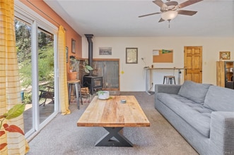 48220 White Oak Dr in Oakhurst, CA - Foto de edificio - Building Photo