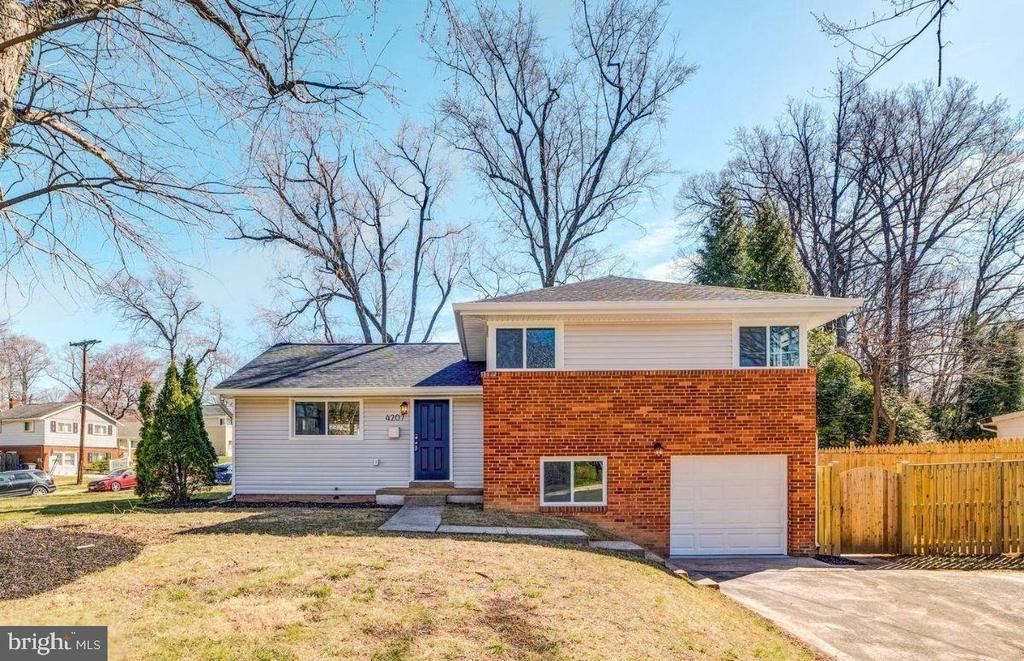 4207 Woodland Dr in Fairfax, VA - Building Photo