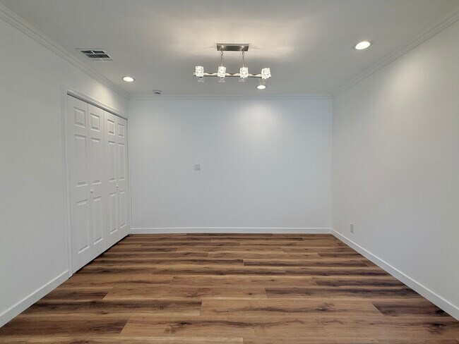 4615 Saloma Ave in Sherman Oaks, CA - Foto de edificio - Building Photo