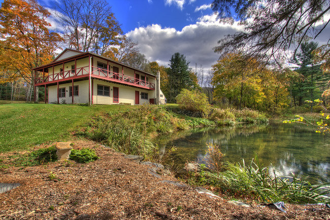 Silver Eagle Ranch in Hillsdale, NY - Foto de edificio - Building Photo