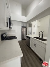 621 N Bronson Ave in Los Angeles, CA - Building Photo - Building Photo