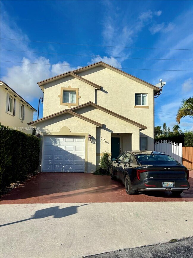 13765 SW 160th Terrace in Miami, FL - Building Photo - Building Photo