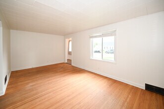 1221 8th Ave NW in Rochester, MN - Building Photo - Building Photo